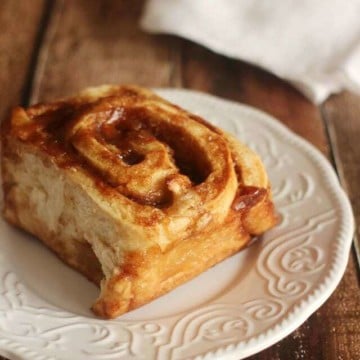 Homemade Apple Cinnamon Rolls