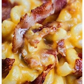 Crockpot Bacon Mac and Cheese Comfort Food Recipe your family will love! This easy crock pot slow cooker recipe is a family favorite. Add in jalapeno for a bit of spice.