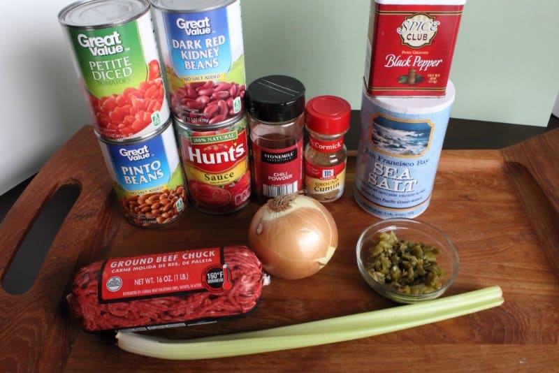 Wendy's Chili ingredients diced tomatoes, pinto beans, kidney beans, chili seasoning, cumin, black pepper, salt, onion, jalapenos, and ground beef