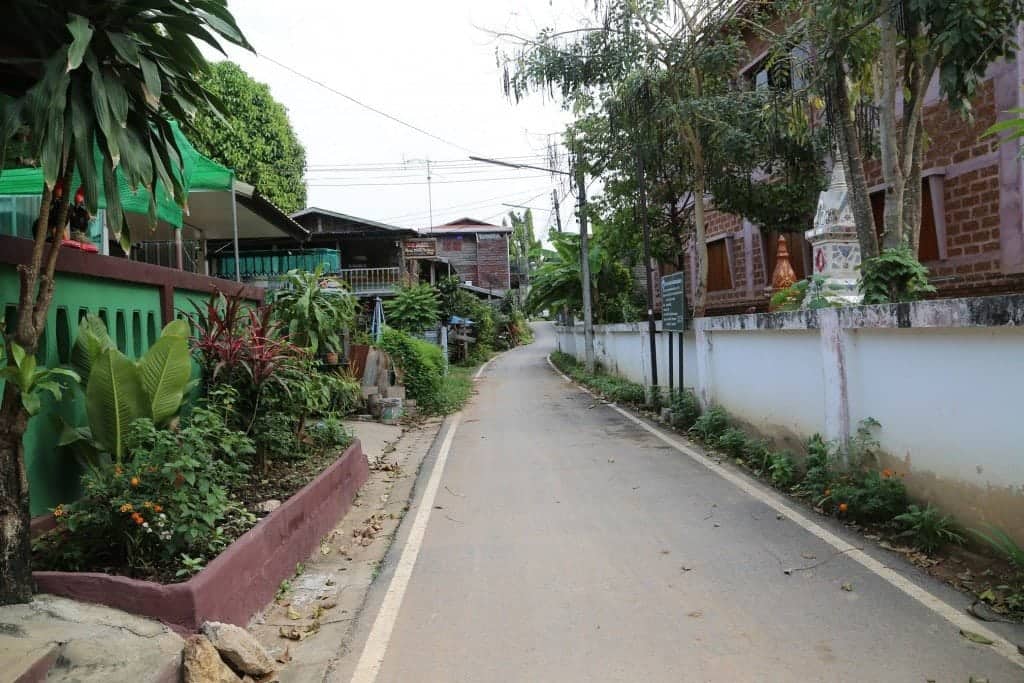 Chaing Khan Thailand side street