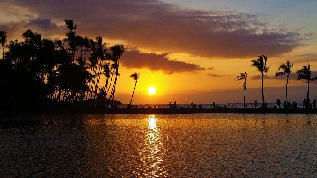 Breathtaking-sunset-at-A-Bay-Kona-Hawaiijpg.jpg