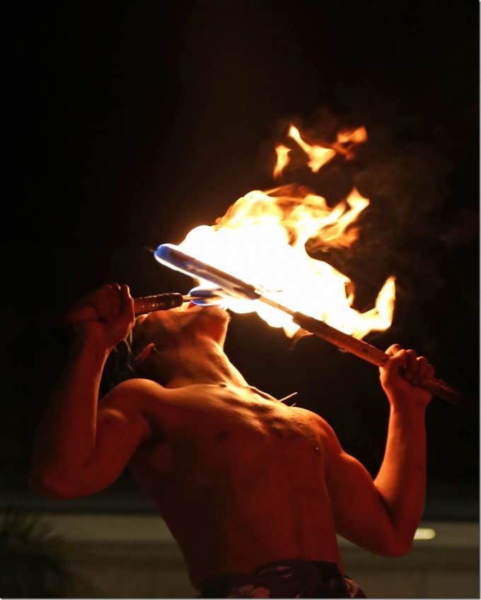 Samoan Fire knife dance