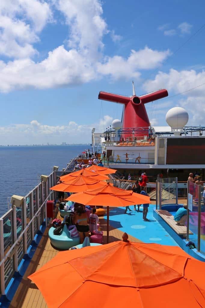 outside-seating-on-the-carnival-magic