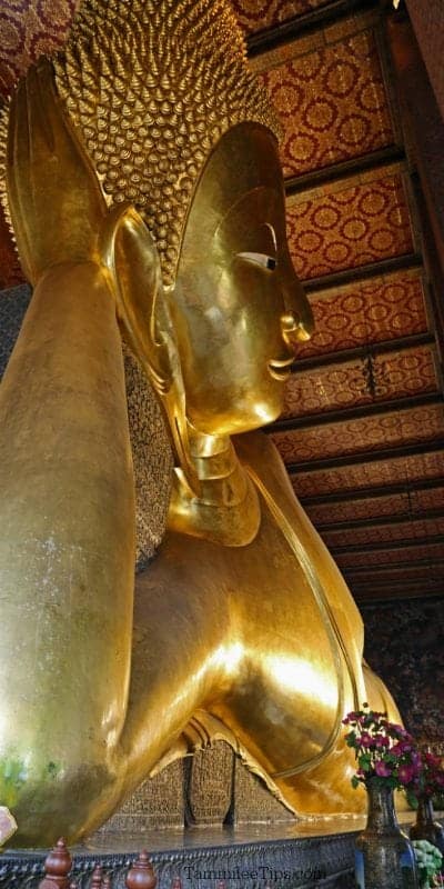 What to expect when visiting Wat Pho Reclining Buddha Temple in Bangkok Thailand #bangkok #thailand #buddha #watpho 