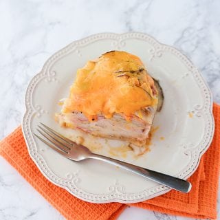 Slow Cooker Crock Pot Scalloped Potatoes and Ham Recipe! Great side dish that uses holiday leftovers and is easy to make. #Slowcooker #crockpot #potatoes #Ham #recipe #christmas #easter