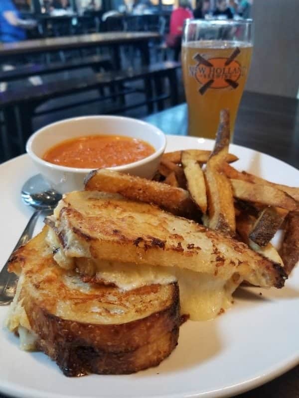 grilled cheese and fries