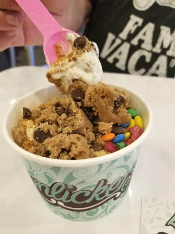 cookie dough sundae