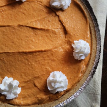 No-Bake Pumpkin Butterscotch Pie in a pie pan
