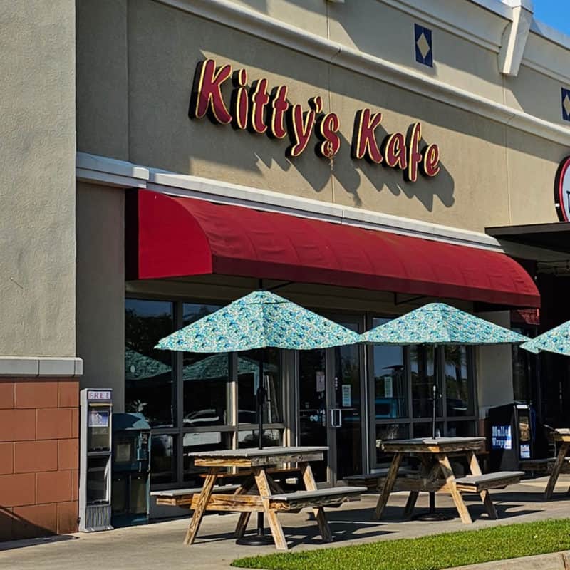 Kitty's Kafe exterior with picnic tables