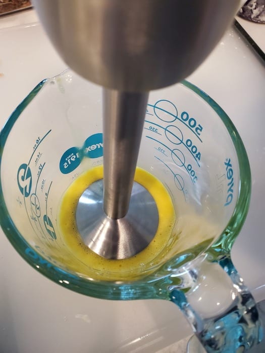 immersion blender in egg yolks