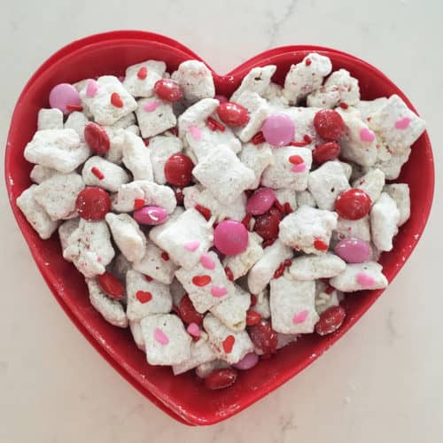 Valentine's Day Muddy Buddies {Video} - Tammilee Tips