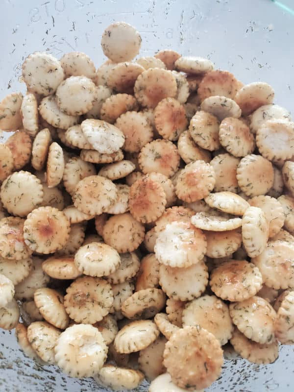 Glass bowl with dill oyster cracker's