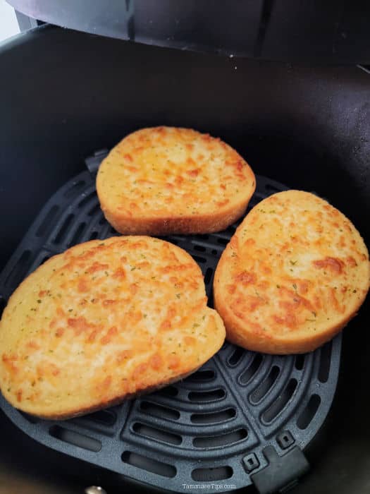 Air fried texas toast in the air fryer basket