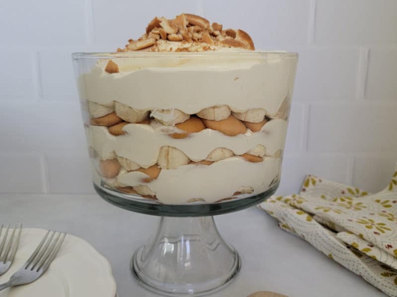 Delicious Magnolia Bakery Banana Pudding Recipe in a glass trifle dish