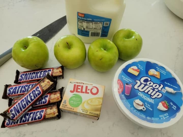 Apple and Snickers Salad Recipe - Tammilee Tips