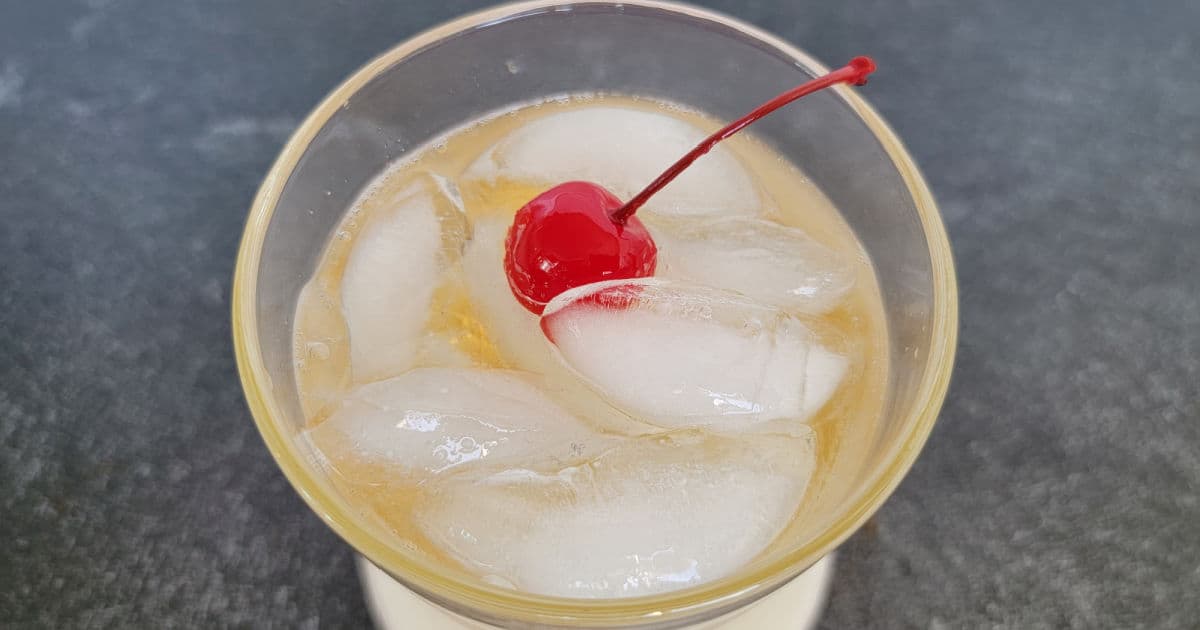 Fireball and Ginger Ale Cocktail Tammilee Tips