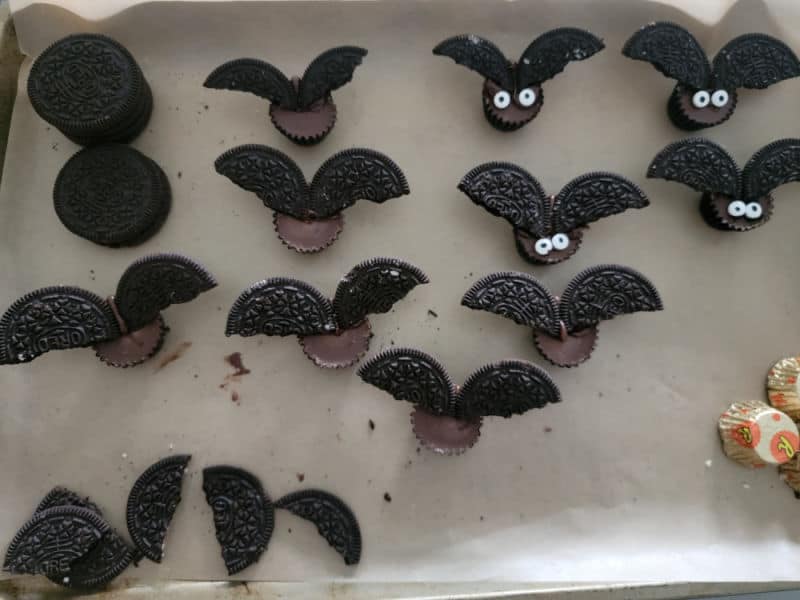 oreo wings added to mini peanut butter cups and candy eyes for reeses bats