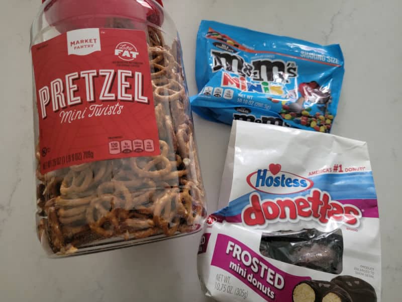 Spider Donut ingredients, pretzels, M&Ms mini, Hostess Donettes