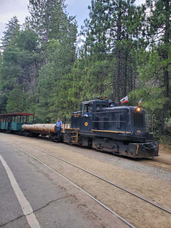 yosemite sugar pine railroad locomotive